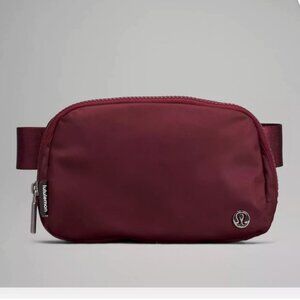 Lululemon Athletica Everywhere Belt Bag 1L (Wine Red)